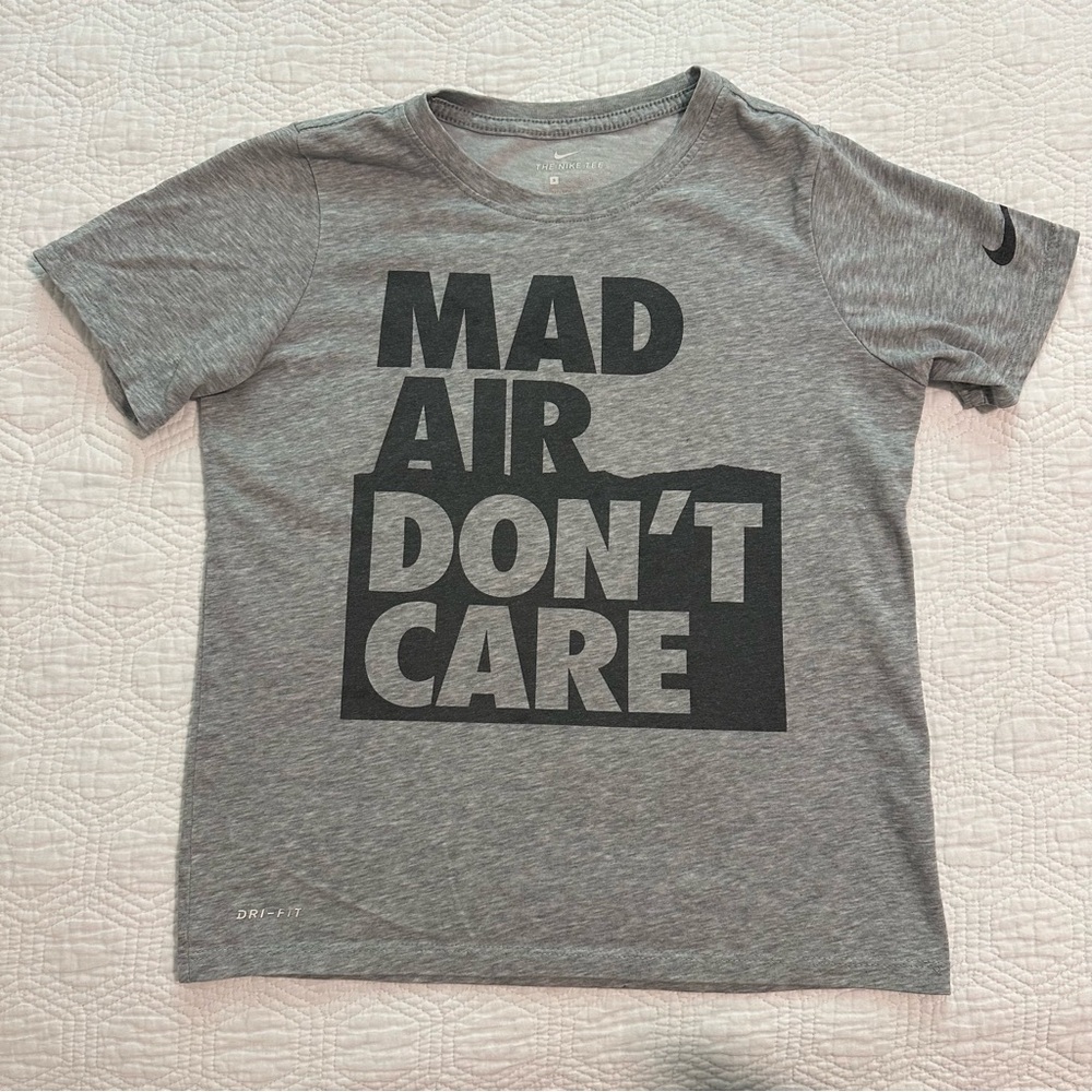 Nike Kids Gray Graphic Tee